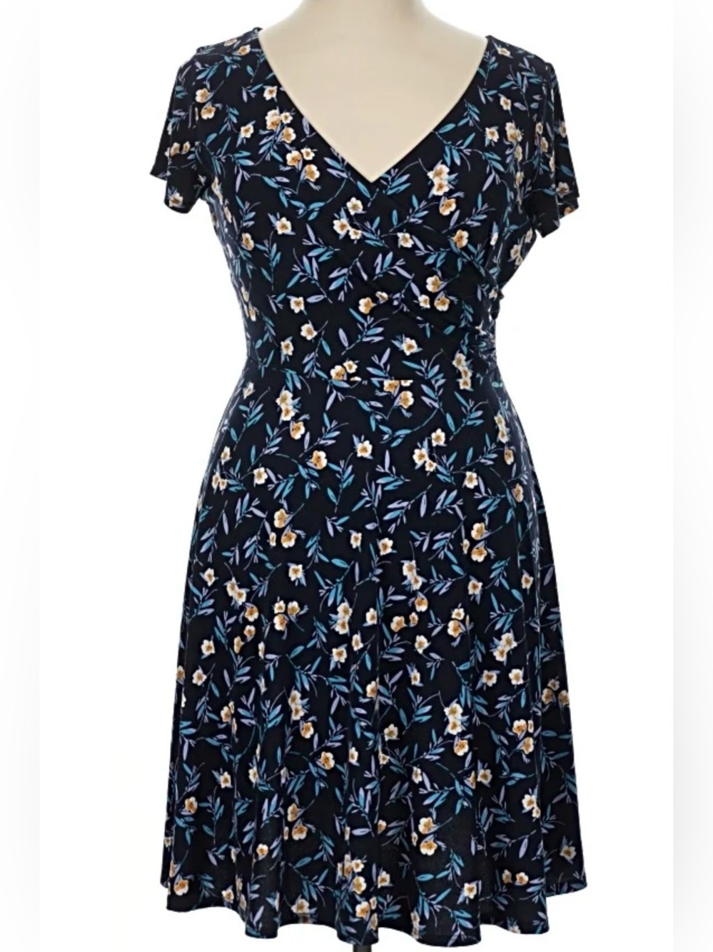 Kaileigh Floral V-Neck Crossover Fit & Flare 
Midi dress; size: L. NWOT